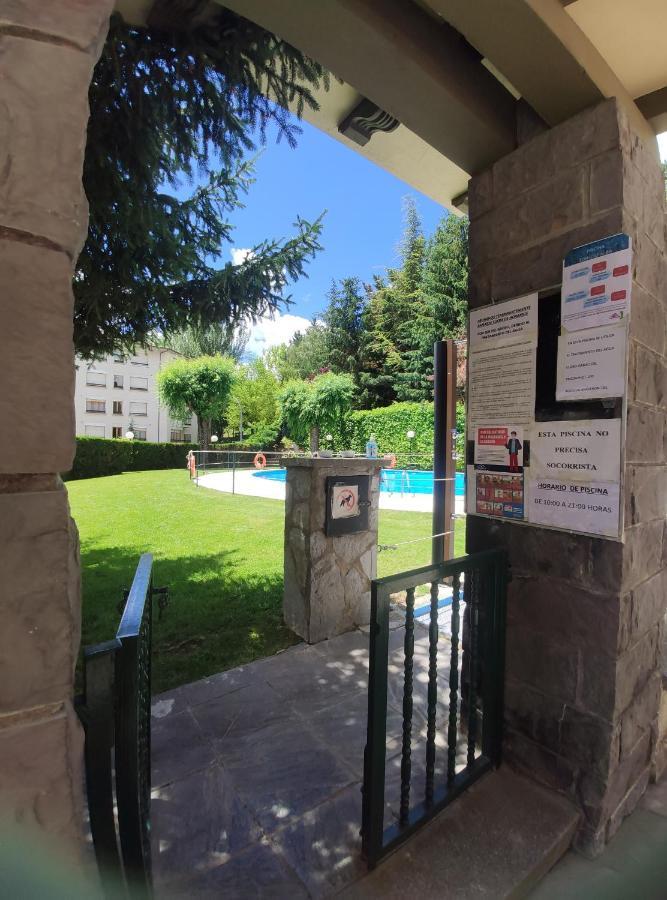 Apartamento Alba Jaca Exterior foto